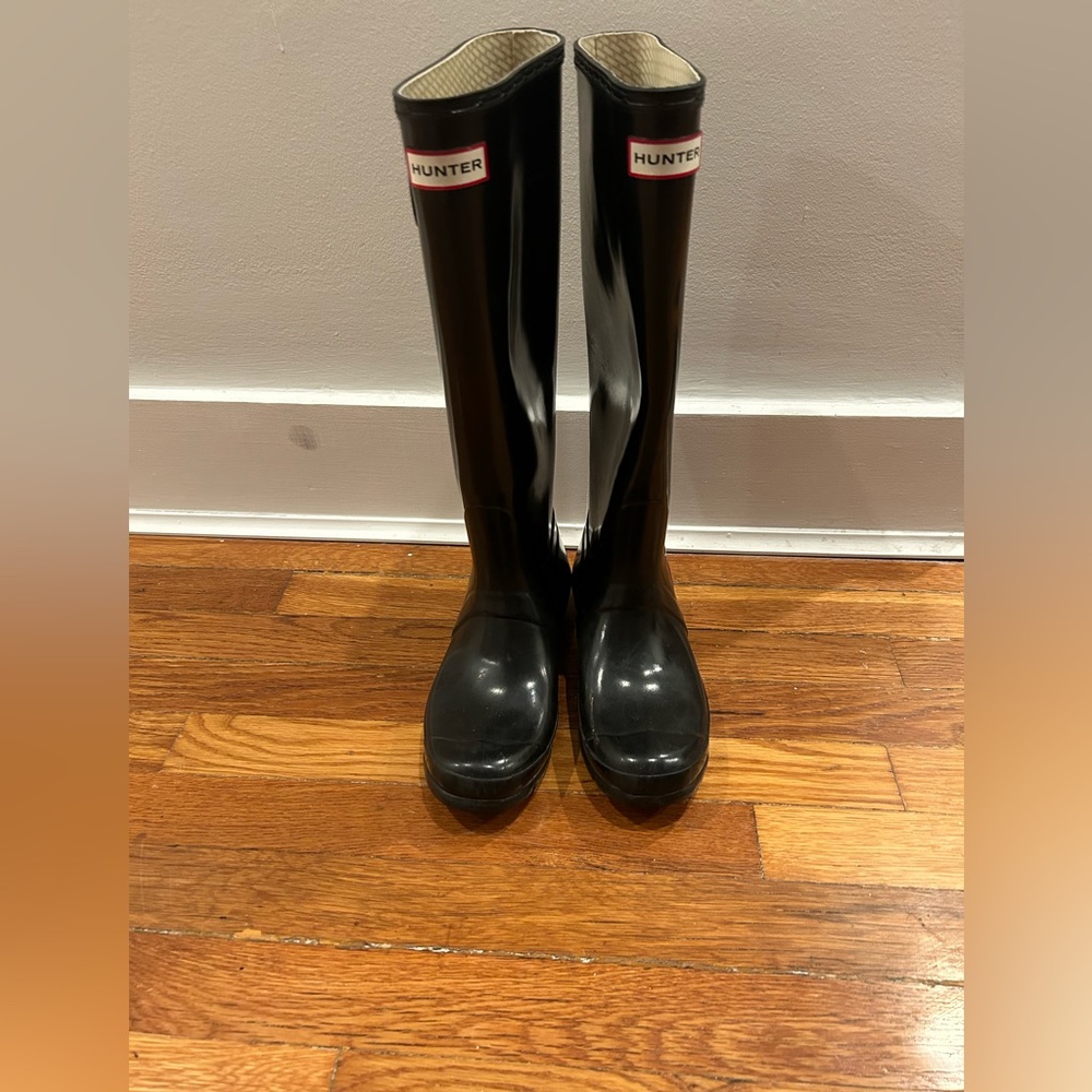 Hunter original tall women’s rain boots in black
